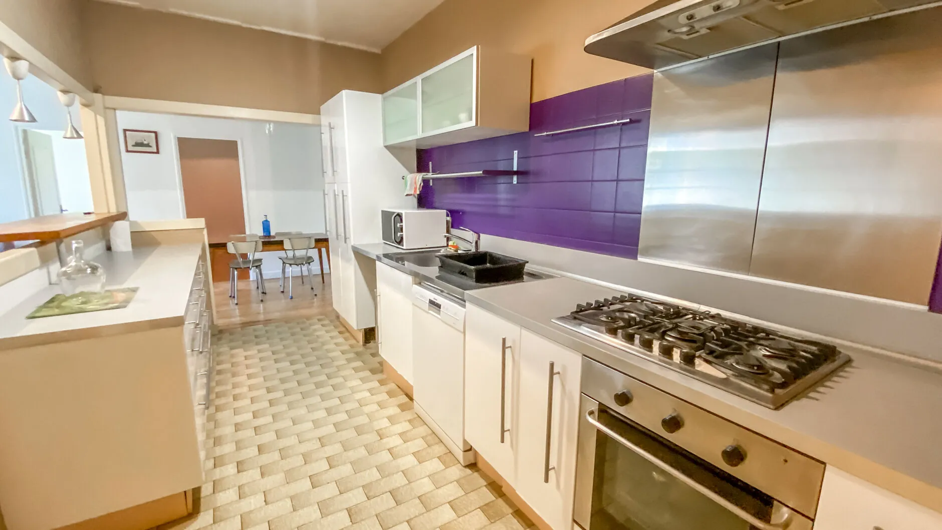 Appartement T3/4 à Bayonne avec cave et parking, proche centre-ville 