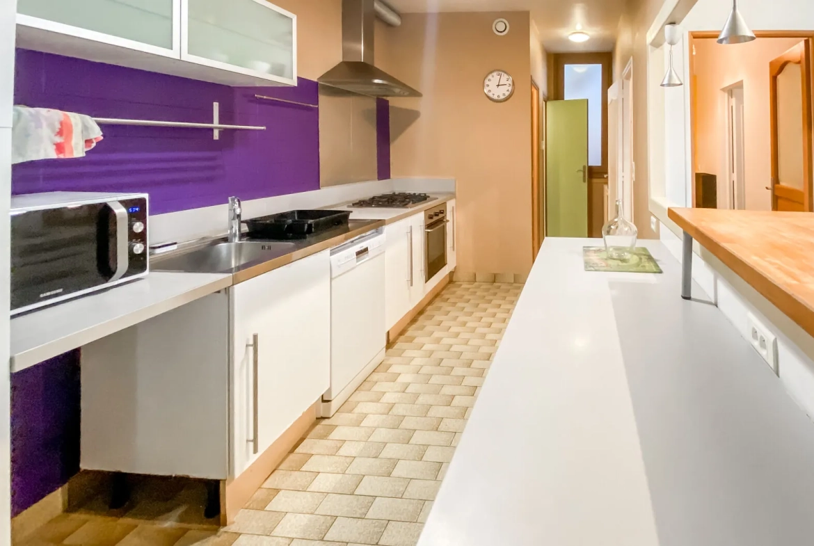 Appartement T3/4 à Bayonne avec cave et parking, proche centre-ville 