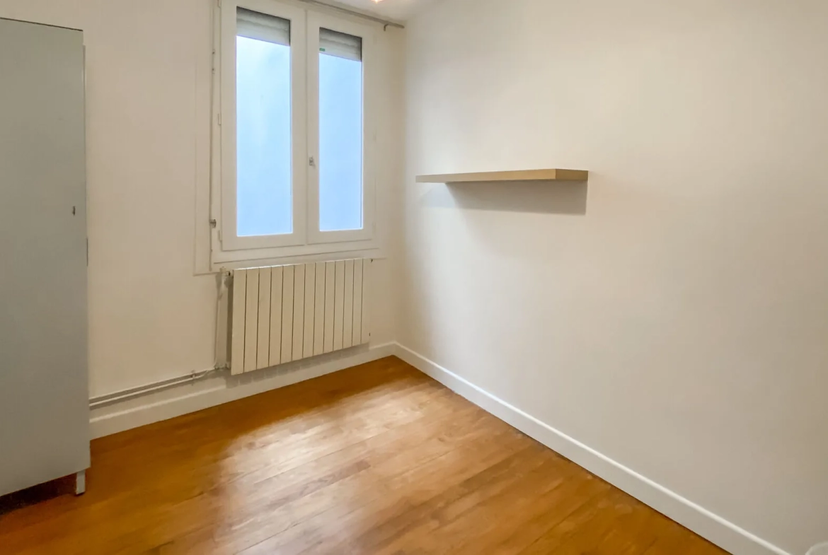 Appartement T3/4 à Bayonne avec cave et parking, proche centre-ville 