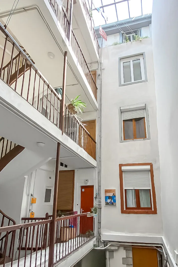 Appartement T3/4 à Bayonne avec cave et parking, proche centre-ville 