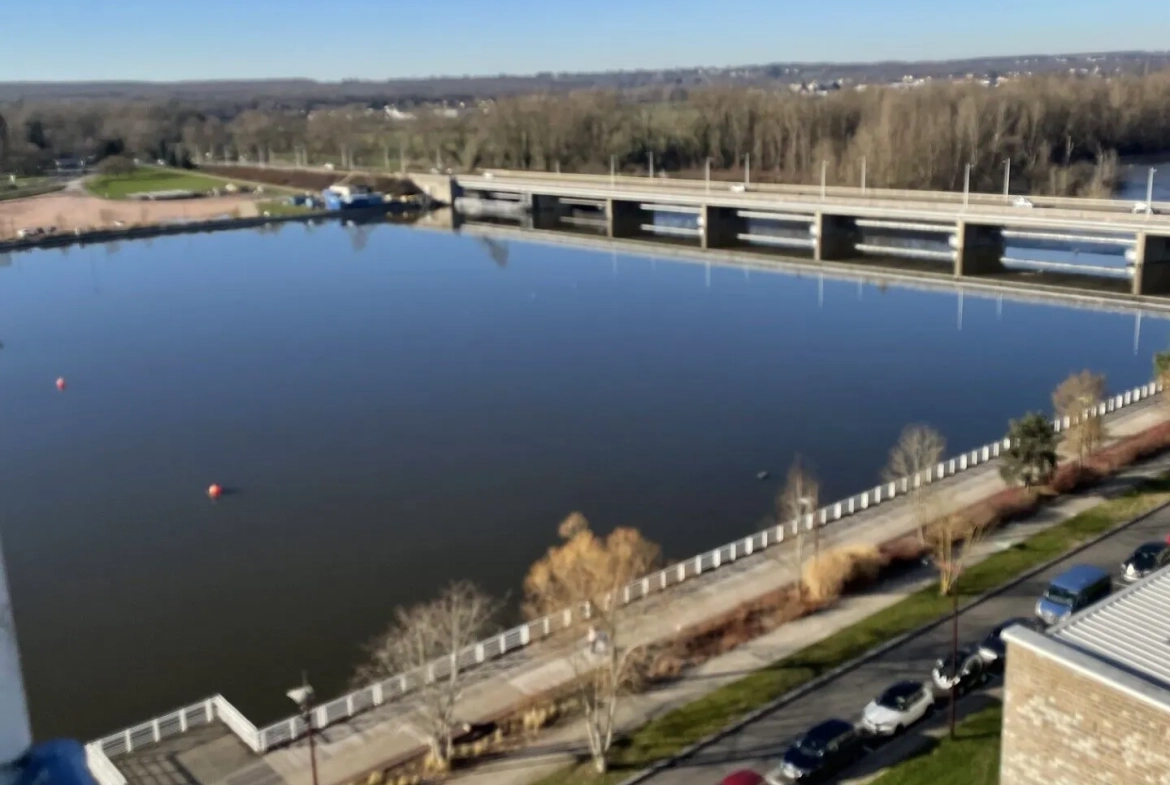 Appartement T3 rénové avec vue sur le Lac d'Allier à Vichy 