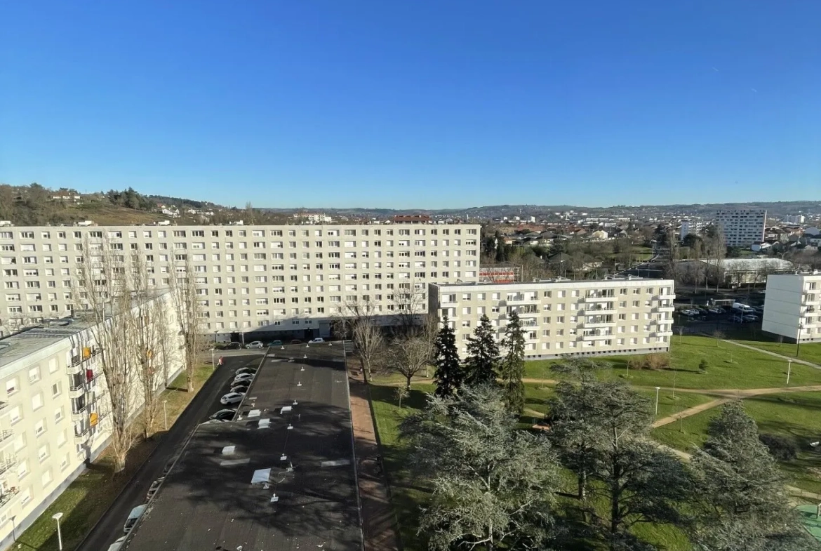 Appartement T3 rénové avec vue sur le Lac d'Allier à Vichy 