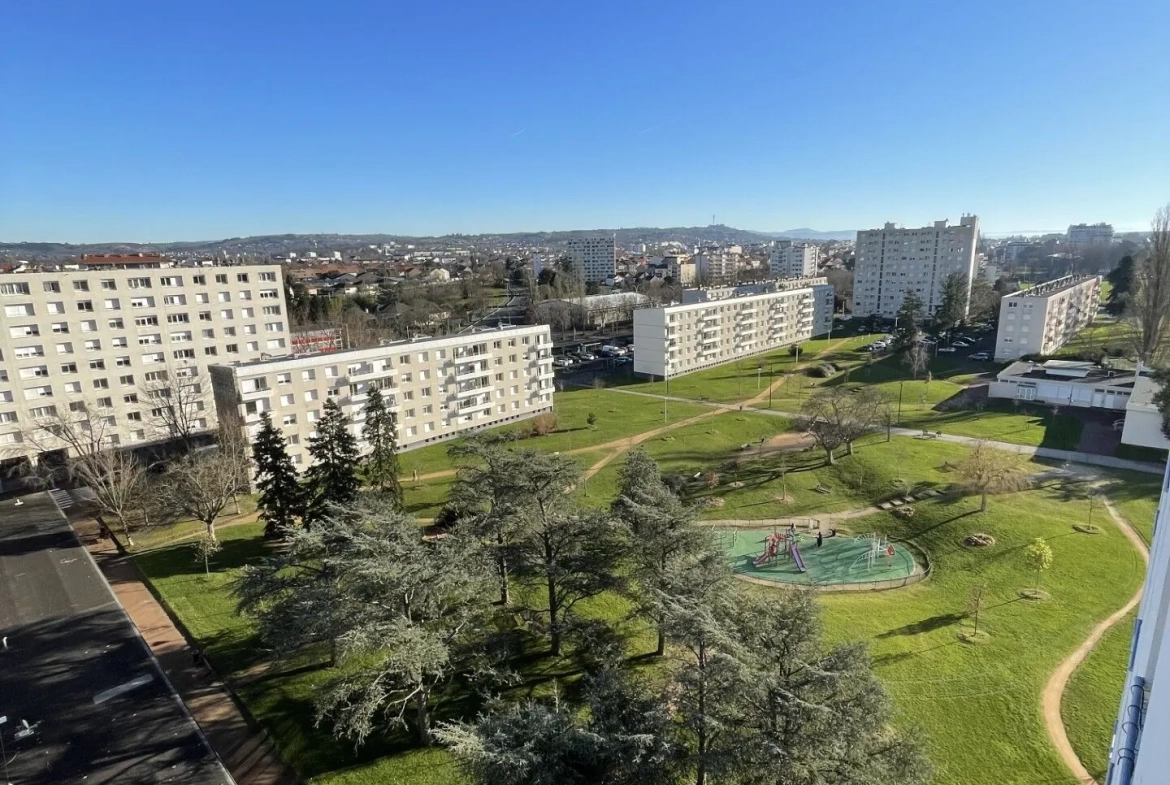 Appartement T3 rénové avec vue sur le Lac d'Allier à Vichy 