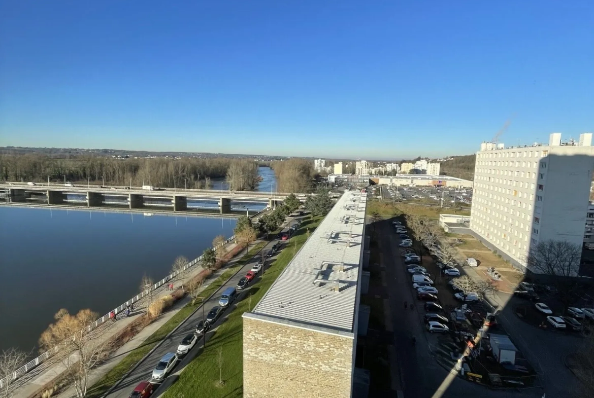 Appartement T3 rénové avec vue sur le Lac d'Allier à Vichy 