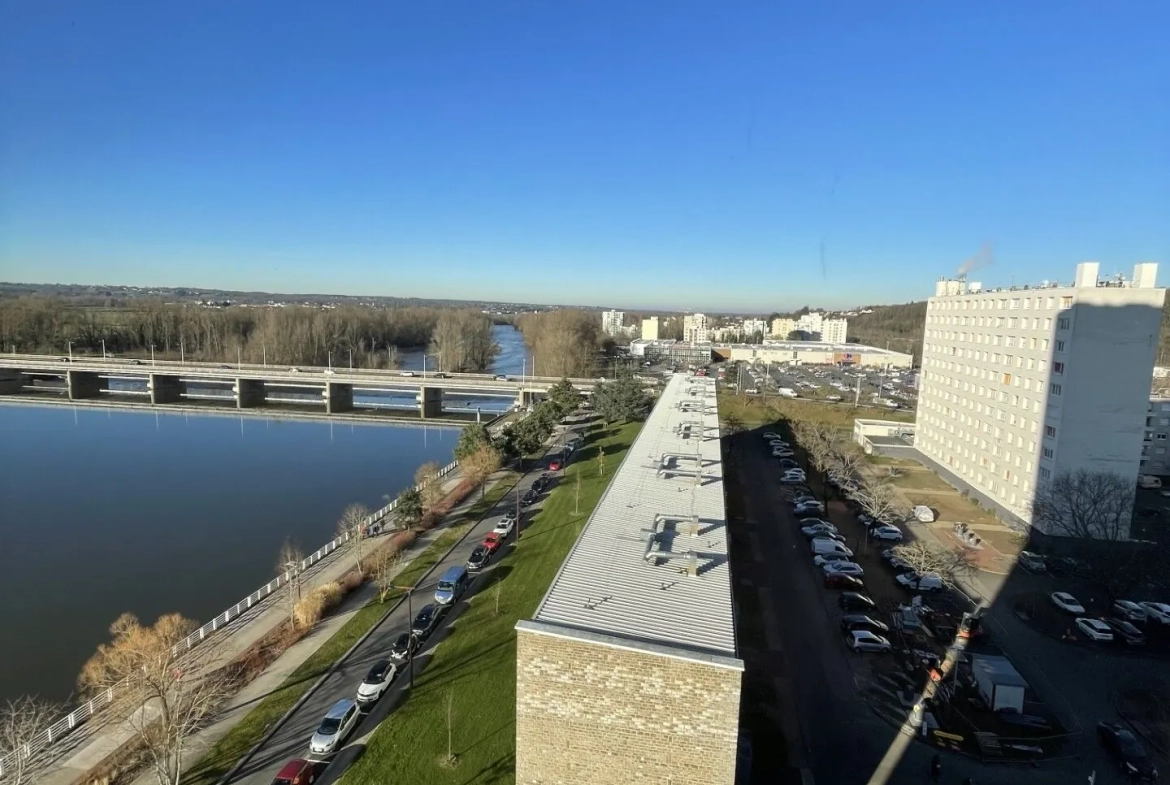Appartement T3 rénové avec vue sur le Lac d'Allier à Vichy 