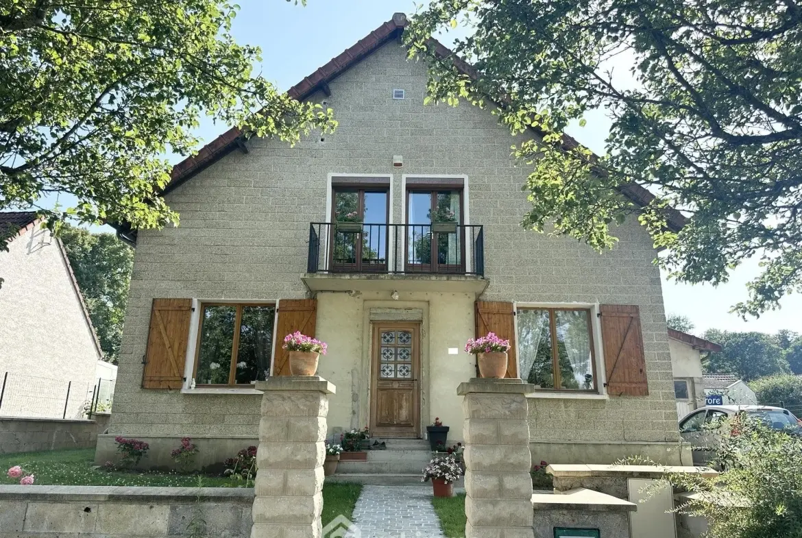 Magnifique maison de 176 m² à Pinon avec garage, cave et terrain clos 