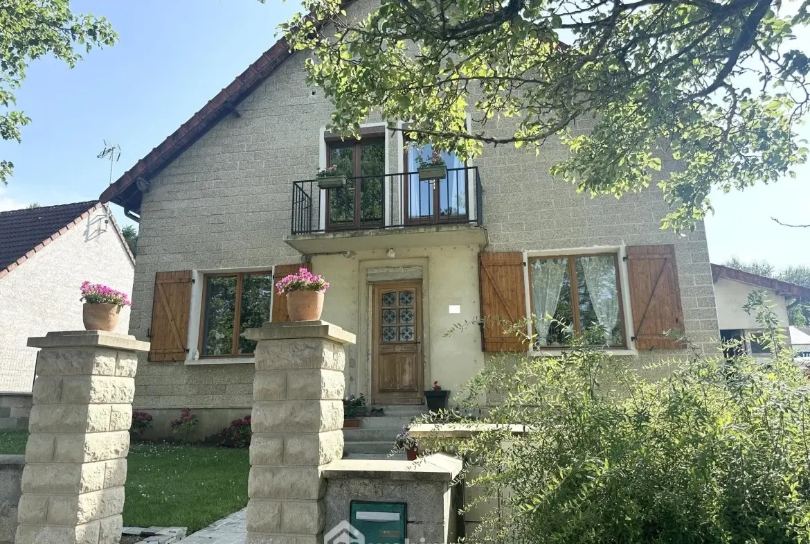 Magnifique maison de 176 m² à Pinon avec garage, cave et terrain clos 