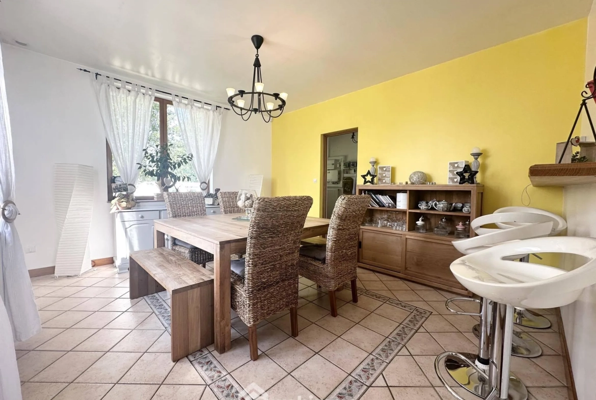 Magnifique maison de 176 m² à Pinon avec garage, cave et terrain clos 