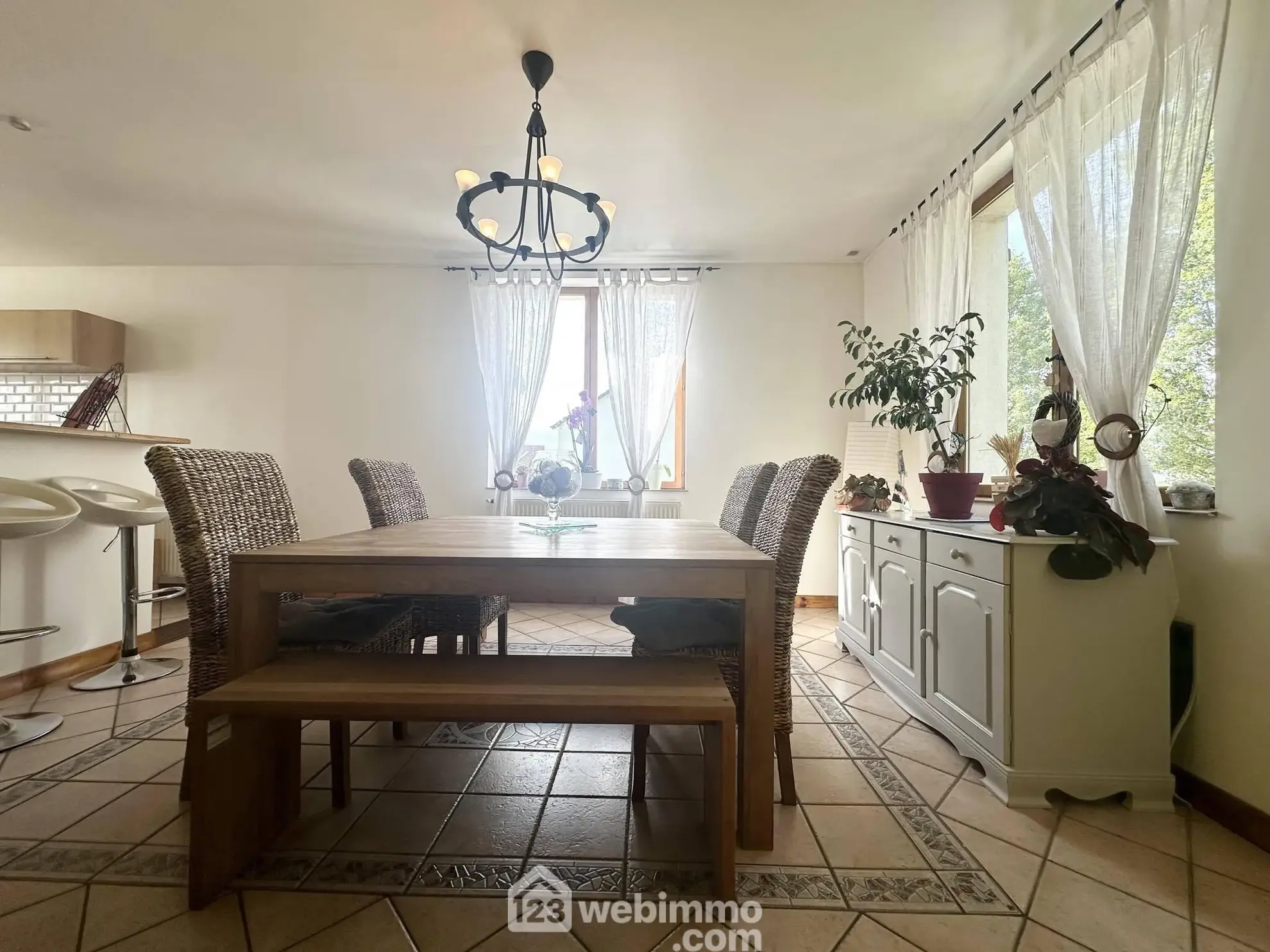 Magnifique maison de 176 m² à Pinon avec garage, cave et terrain clos 