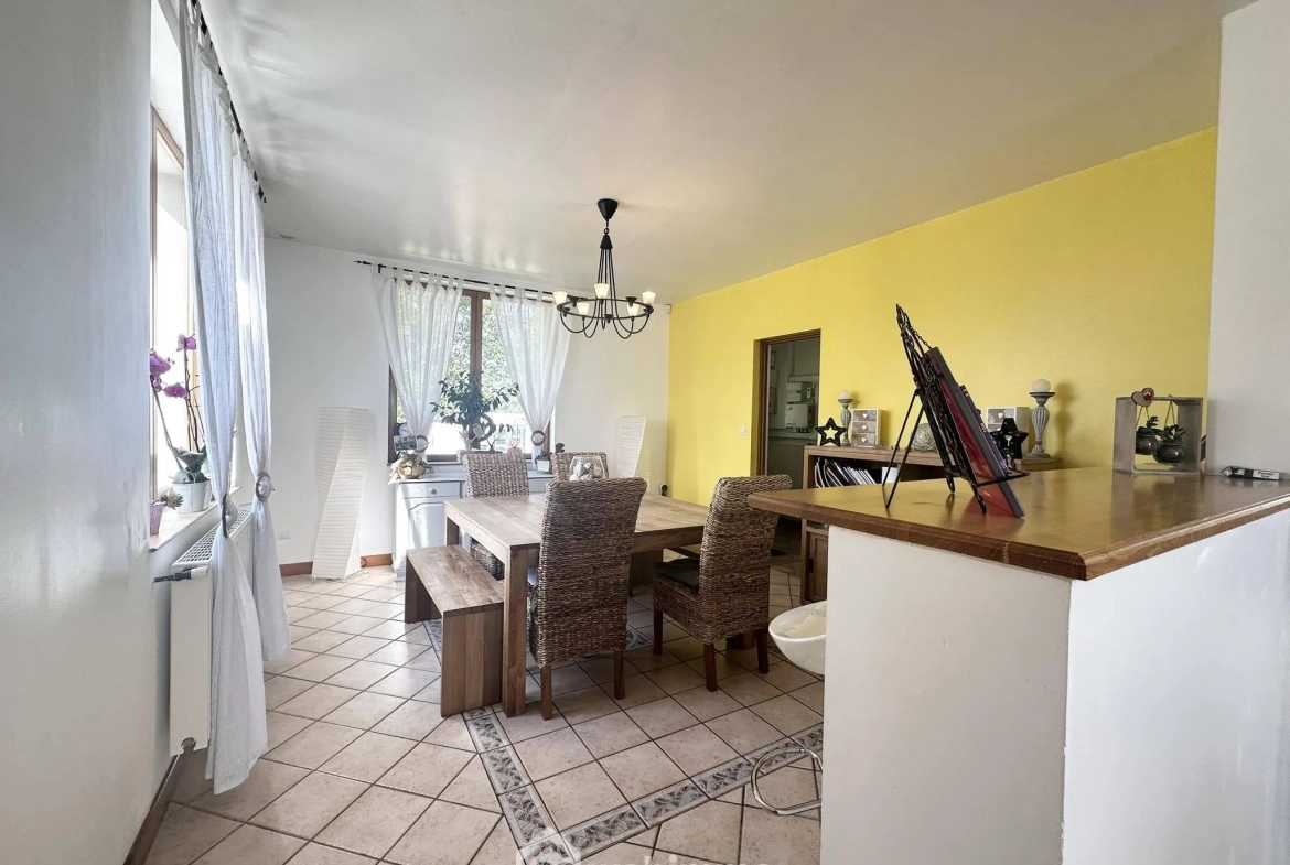 Magnifique maison de 176 m² à Pinon avec garage, cave et terrain clos 