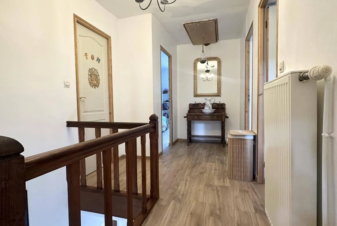 Magnifique maison de 176 m² à Pinon avec garage, cave et terrain clos 