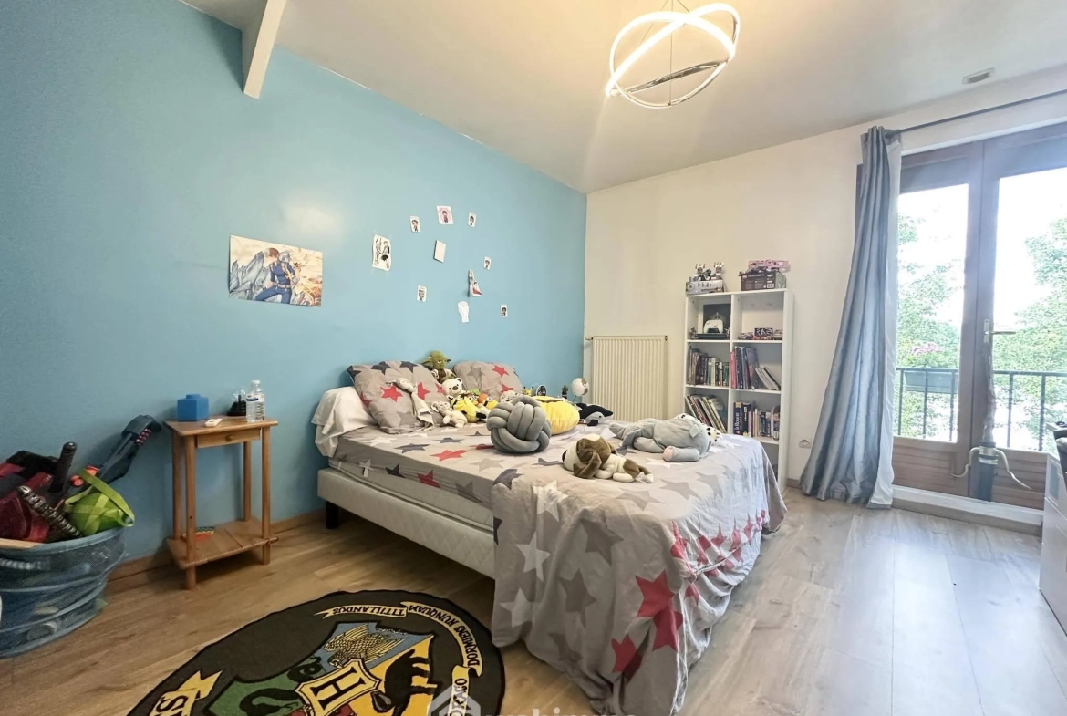 Magnifique maison de 176 m² à Pinon avec garage, cave et terrain clos 