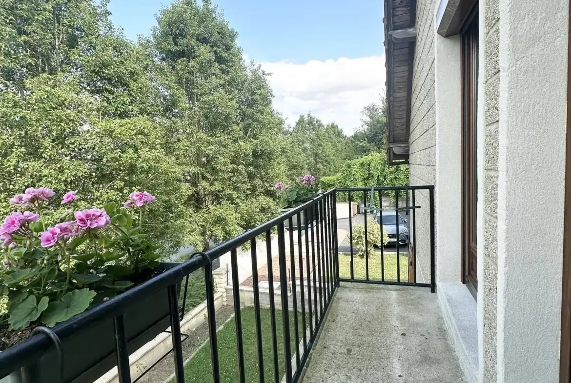 Magnifique maison de 176 m² à Pinon avec garage, cave et terrain clos 