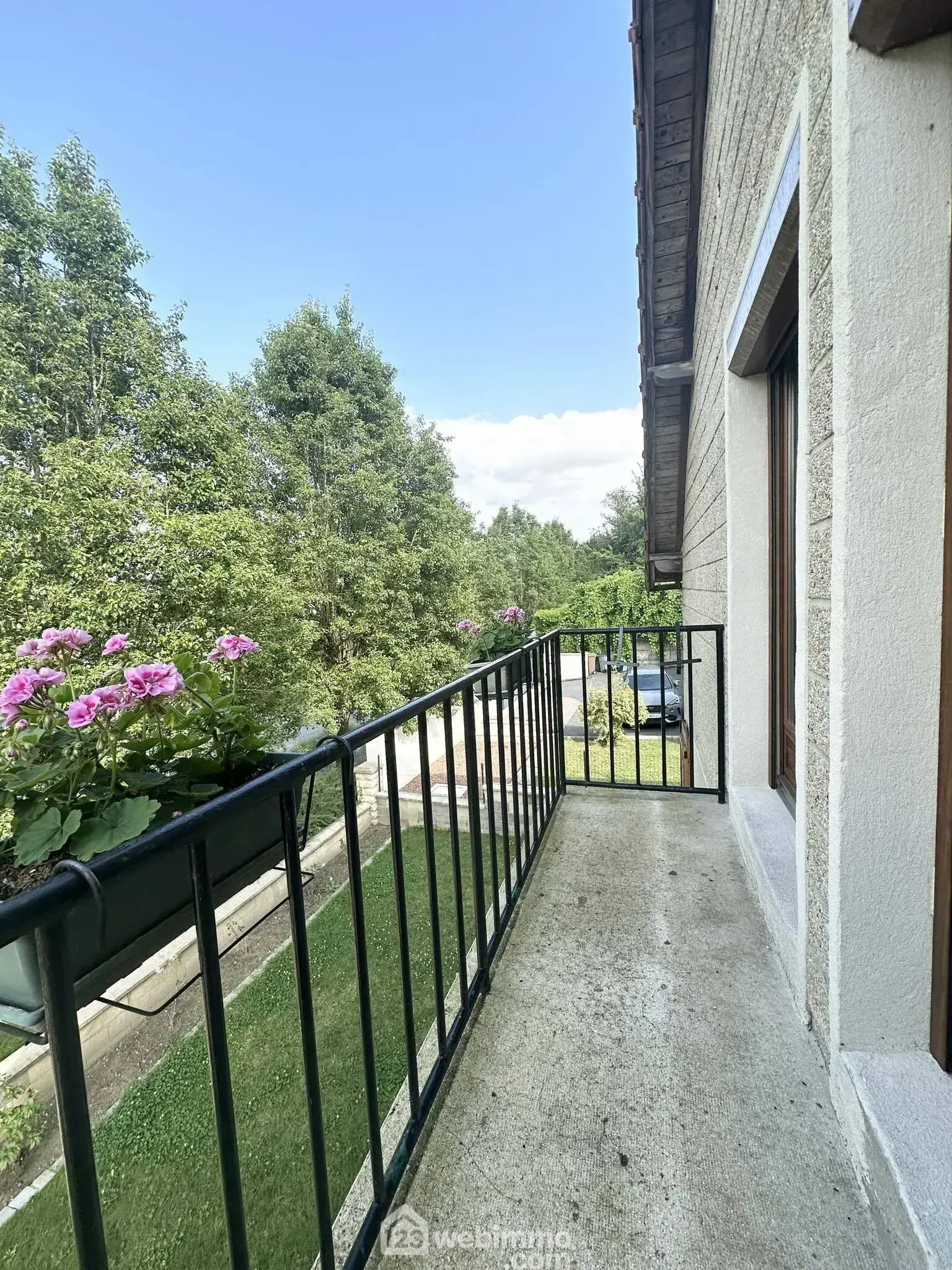 Magnifique maison de 176 m² à Pinon avec garage, cave et terrain clos 