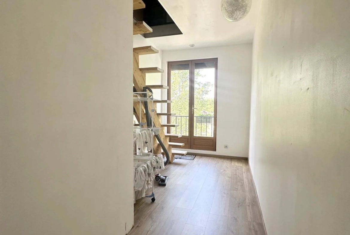 Magnifique maison de 176 m² à Pinon avec garage, cave et terrain clos 