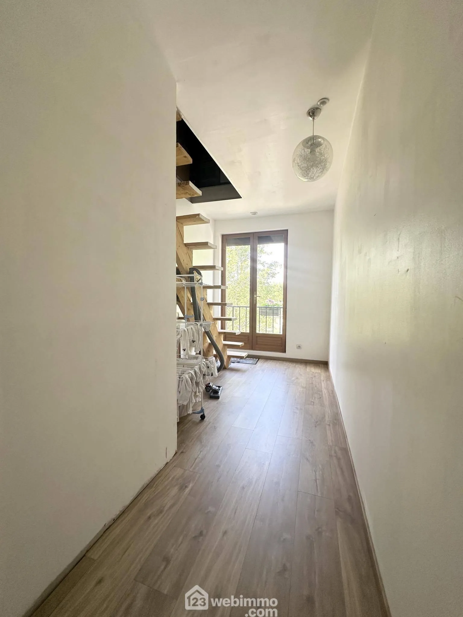 Magnifique maison de 176 m² à Pinon avec garage, cave et terrain clos 