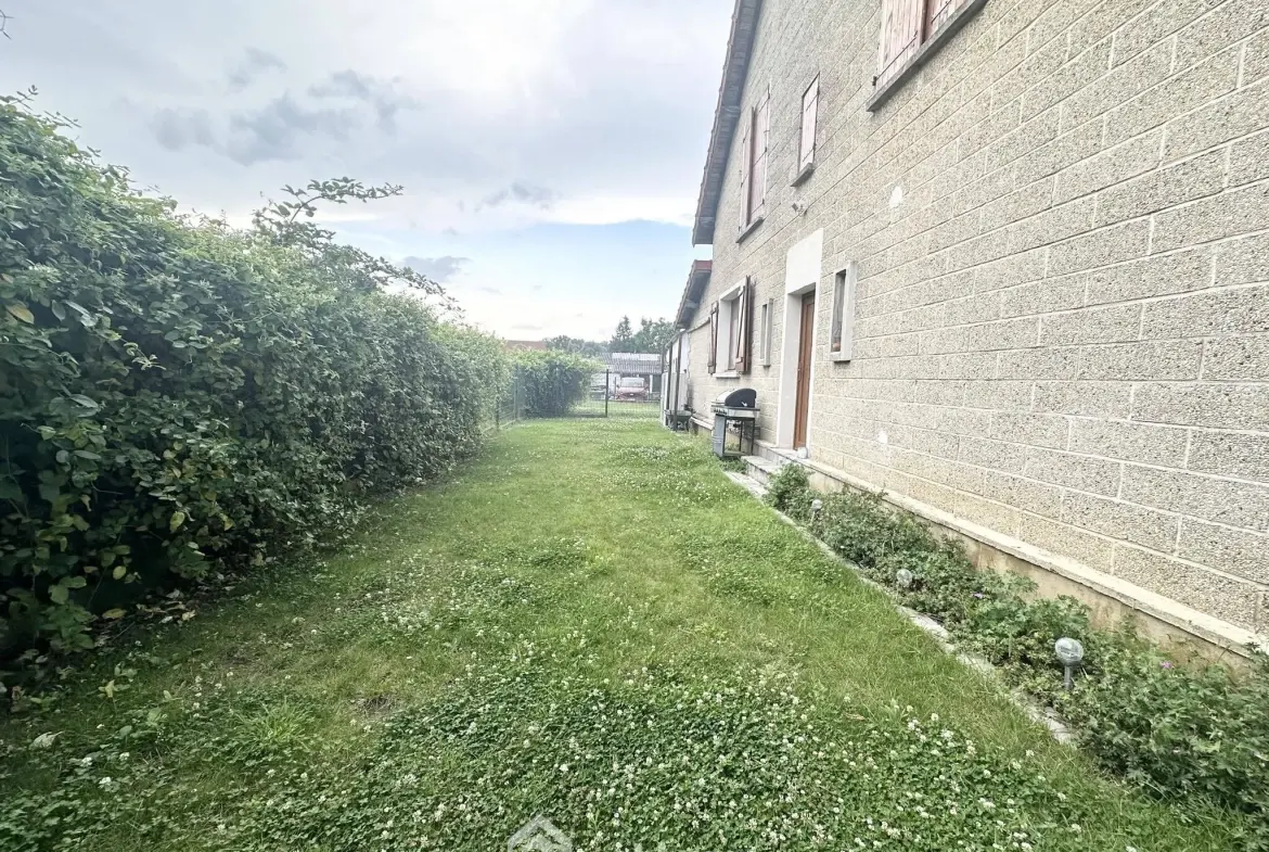 Magnifique maison de 176 m² à Pinon avec garage, cave et terrain clos 
