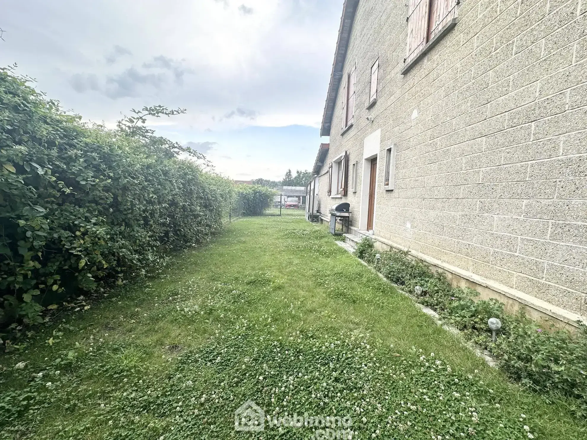 Magnifique maison de 176 m² à Pinon avec garage, cave et terrain clos 