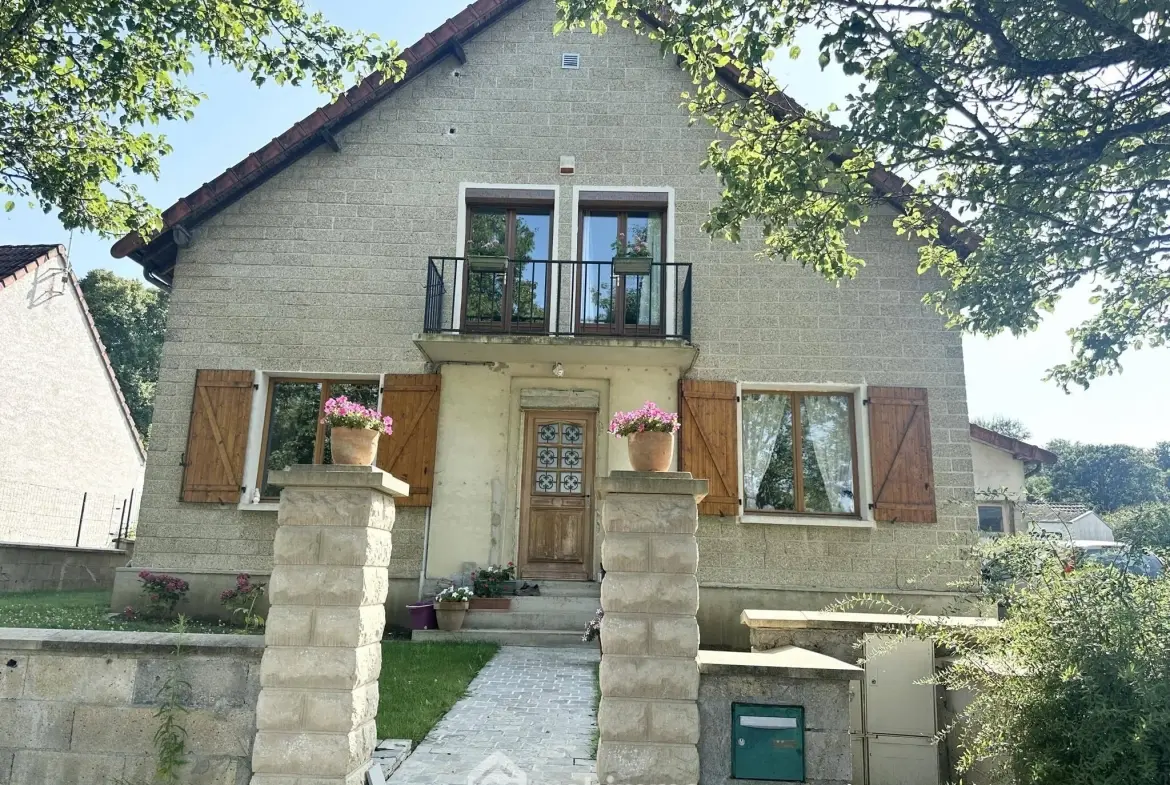 Magnifique maison de 176 m² à Pinon avec garage, cave et terrain clos 