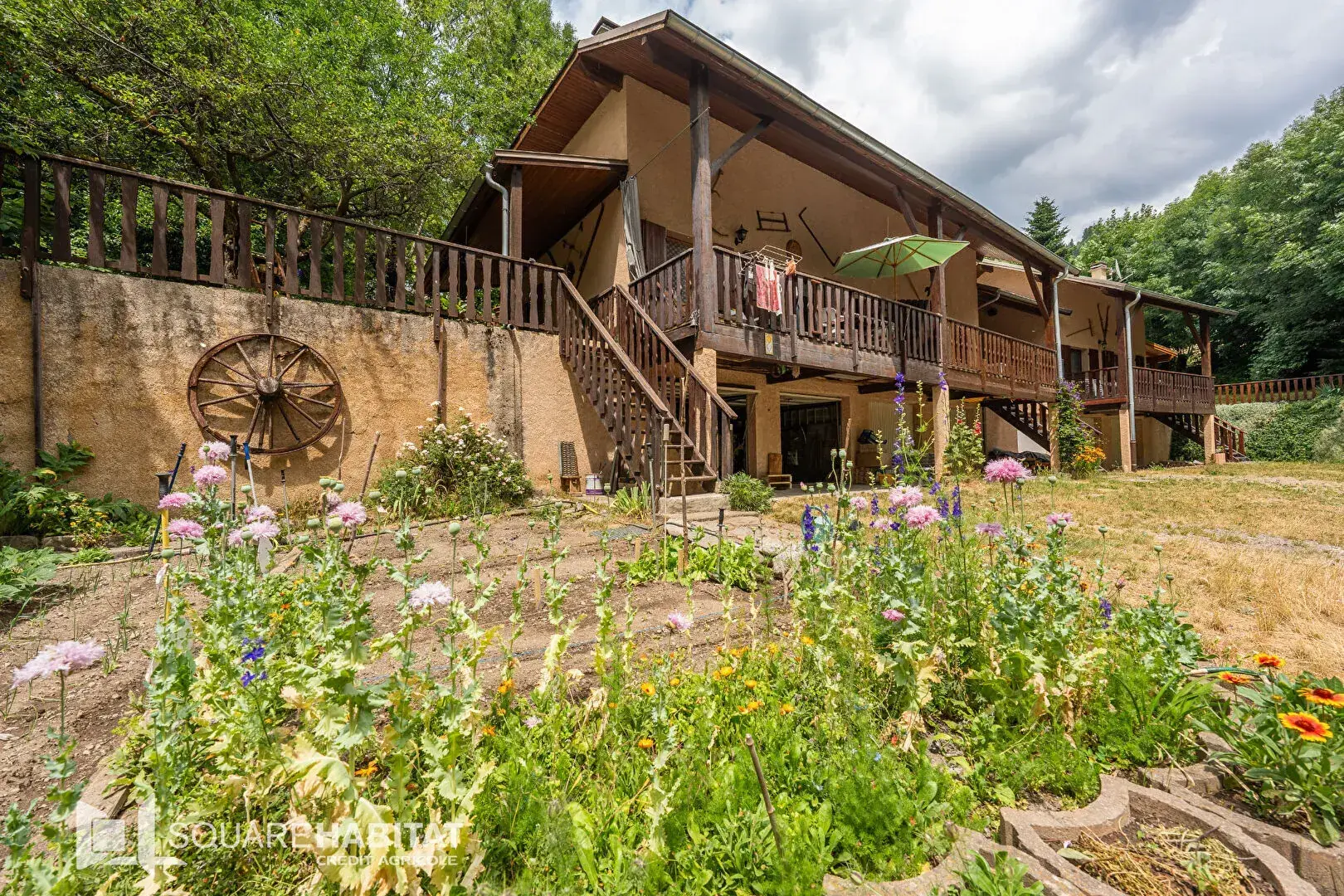 Maison mitoyenne à Les Orres de 98 m² avec garage et terrasse 