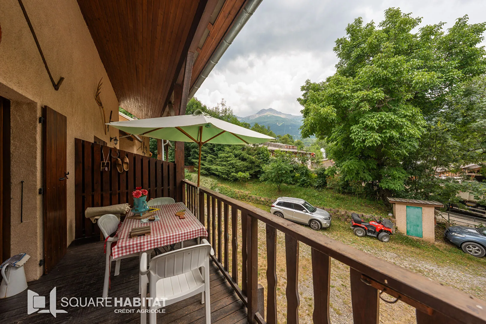 Maison mitoyenne à Les Orres de 98 m² avec garage et terrasse 