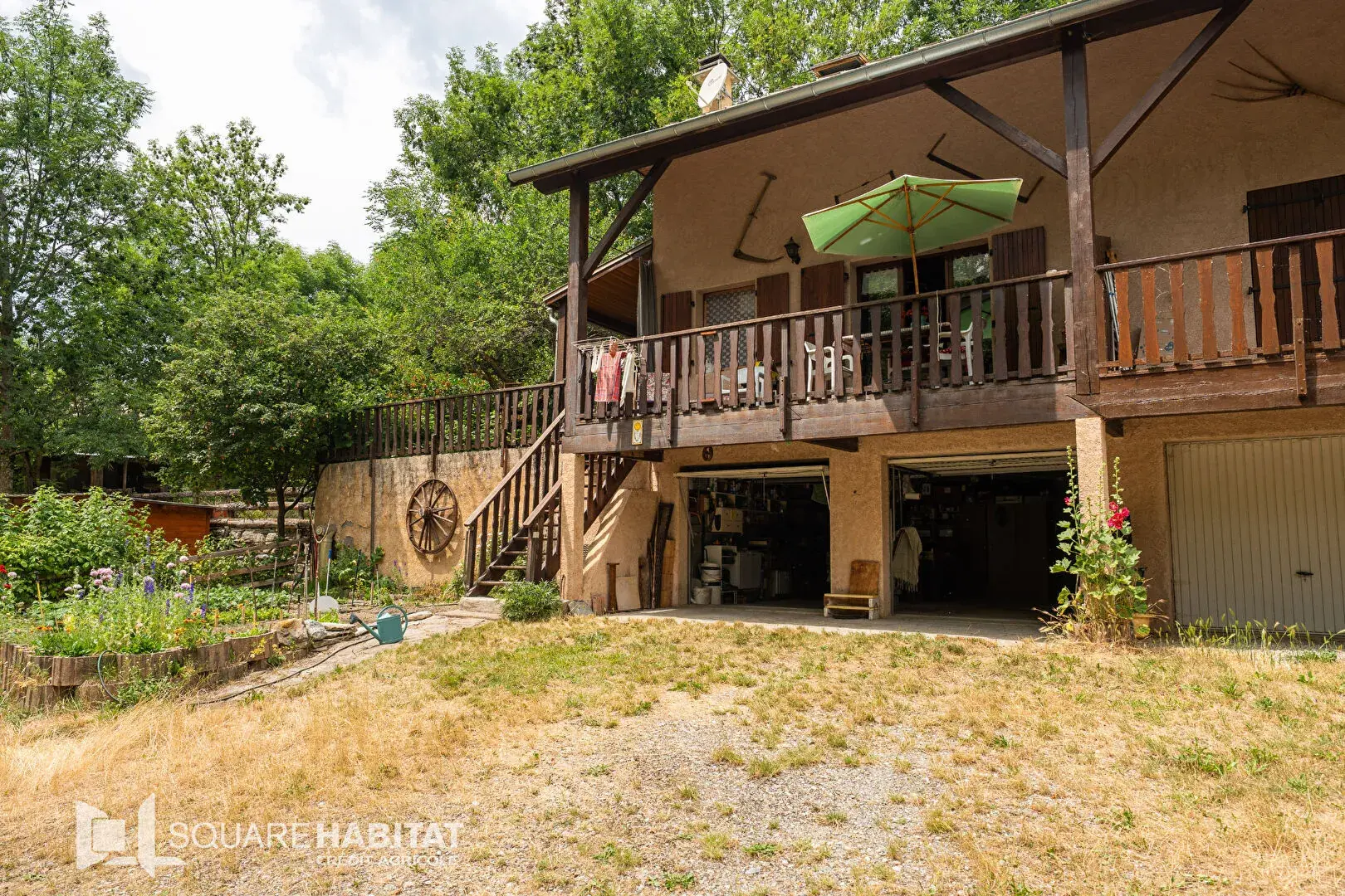 Maison mitoyenne à Les Orres de 98 m² avec garage et terrasse 