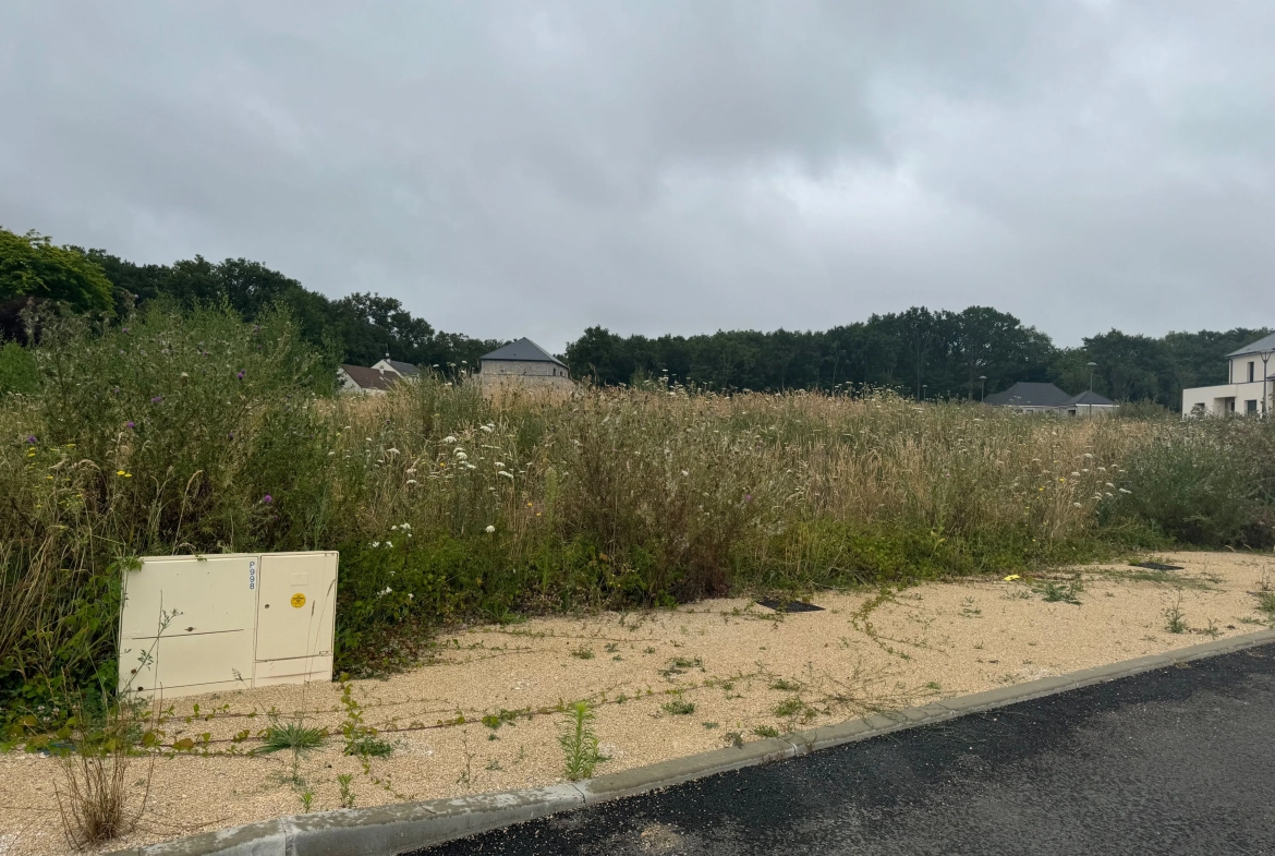 Terrain constructible de 506 m² à Chécy proche Leclerc, idéal pour votre maison écologique 