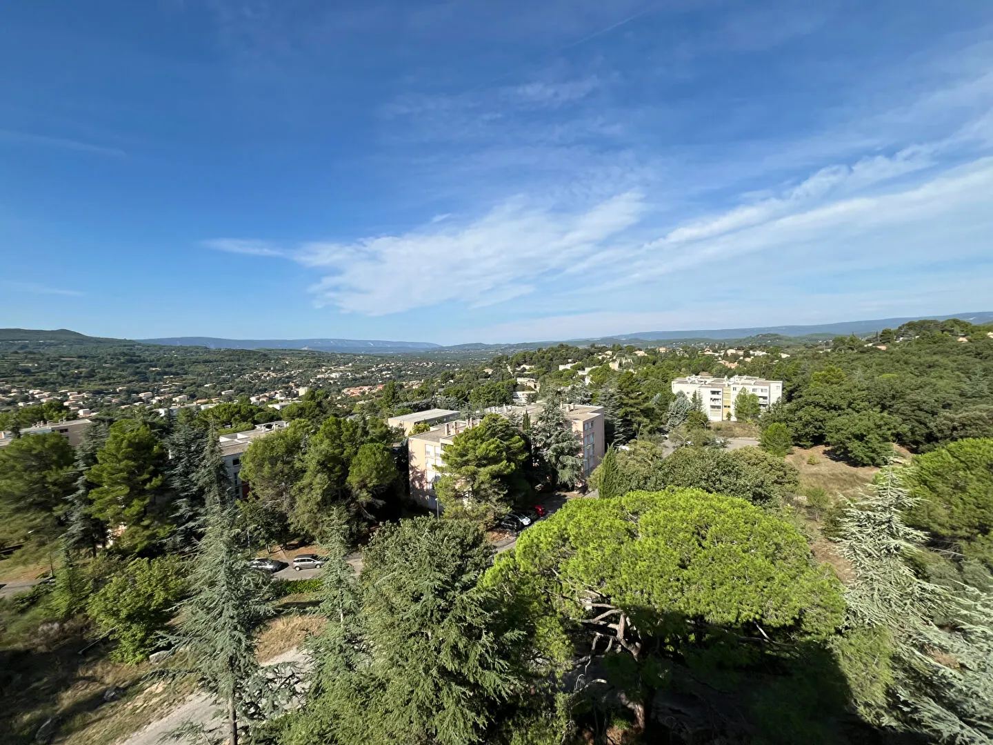 Appartement T5 de 104 m² avec vue imprenable sur le Luberon à Apt 