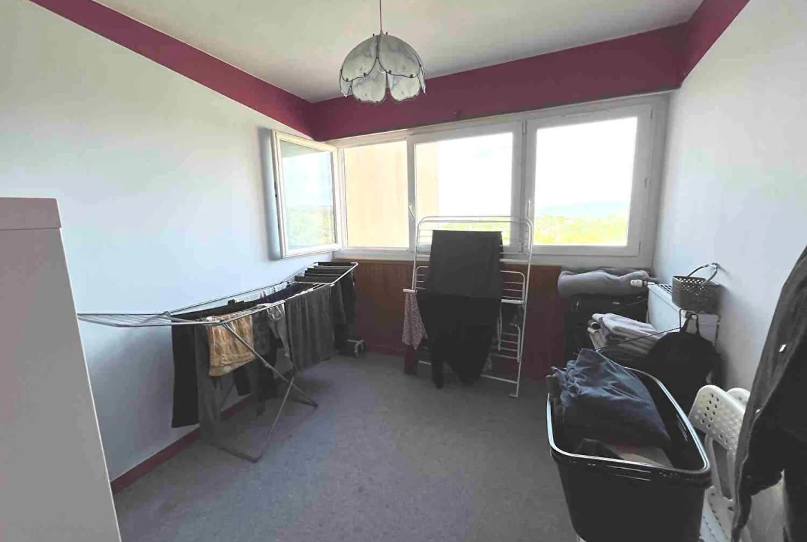 Appartement T5 de 104 m² avec vue imprenable sur le Luberon à Apt 