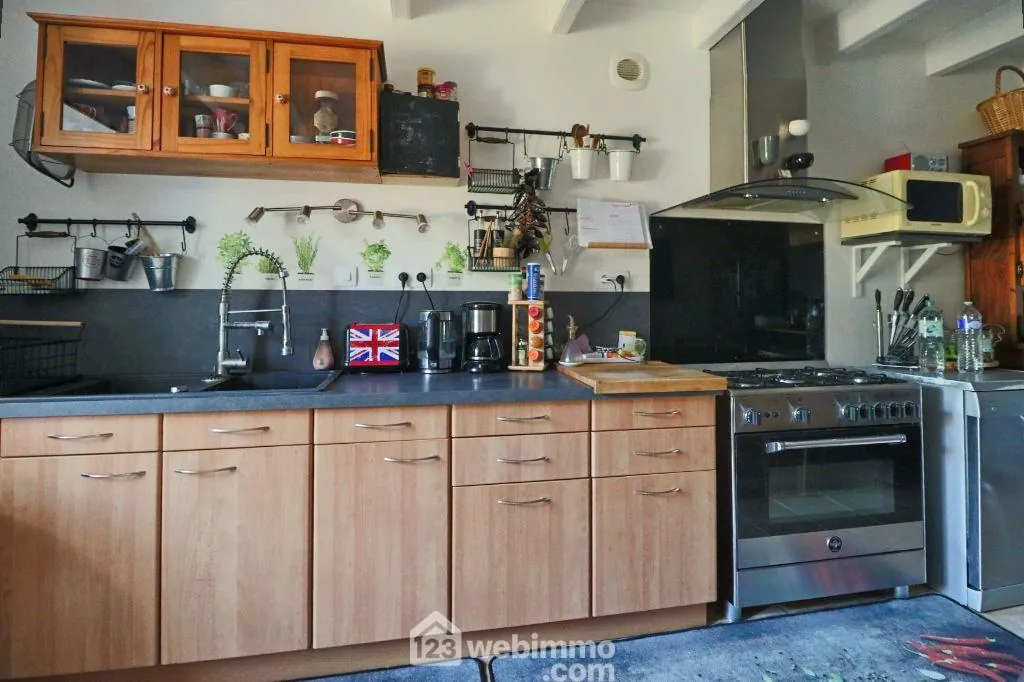 Maison de campagne de 109 m² avec dépendances proche de Civray 