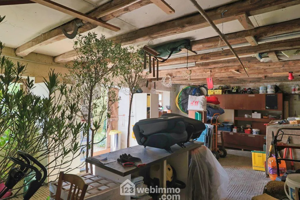 Maison de campagne de 109 m² avec dépendances proche de Civray 