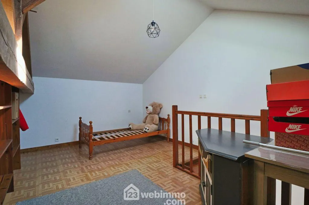Maison de campagne de 109 m² avec dépendances proche de Civray 