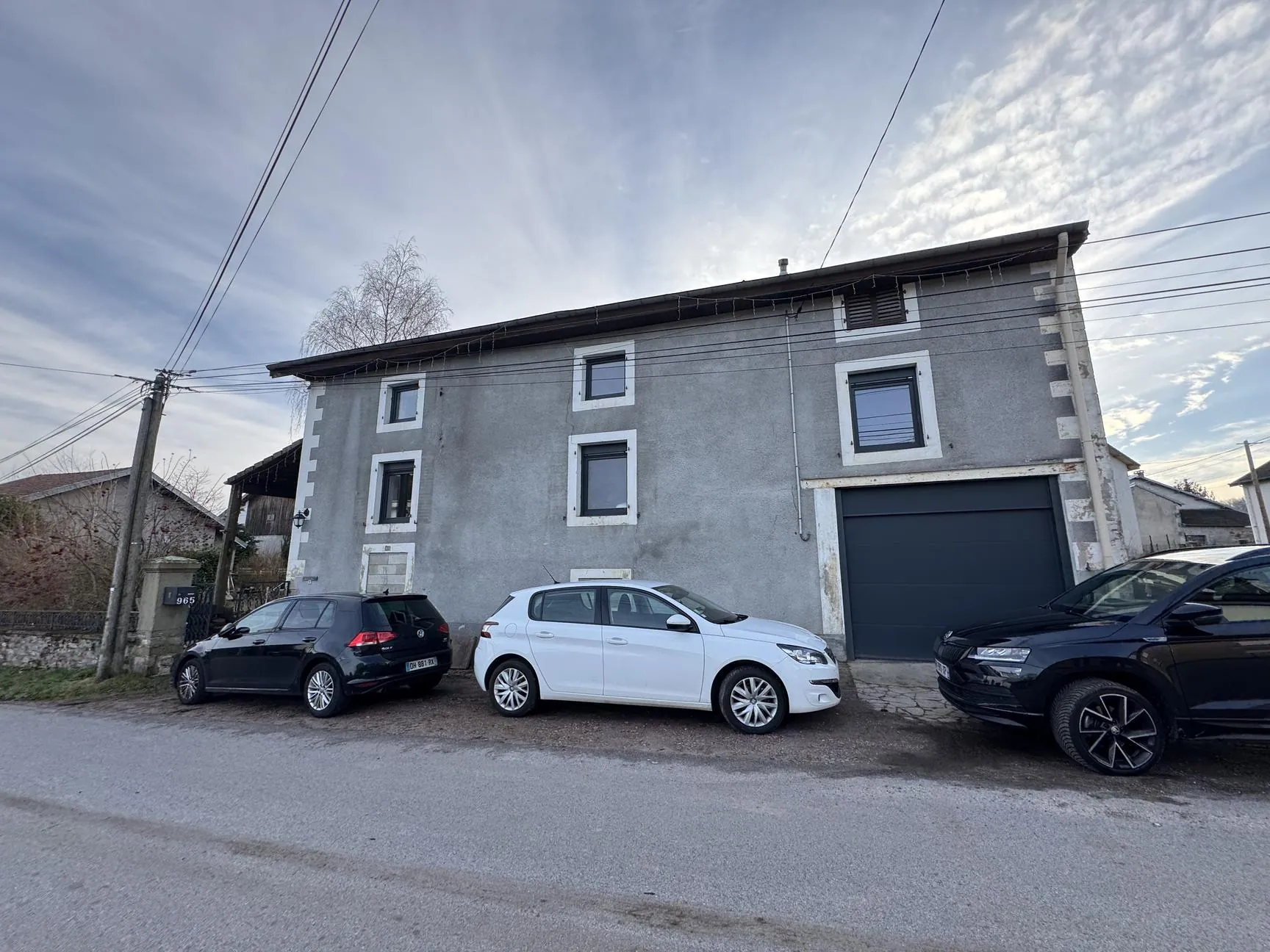 Maison à vendre à Xertigny - Grand espace, terrain et garages 