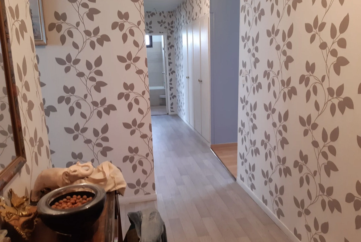 Appartement T3 rénové avec balcon et parking à Romorantin-Lanthenay 