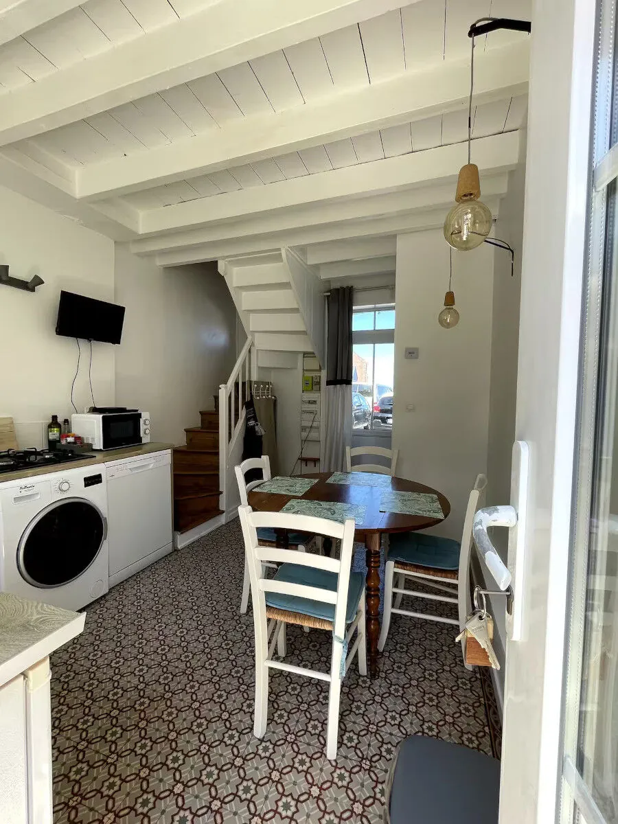 Charmante maison de pêcheur en briques et silex à Étretat avec vue mer et cour intérieure 