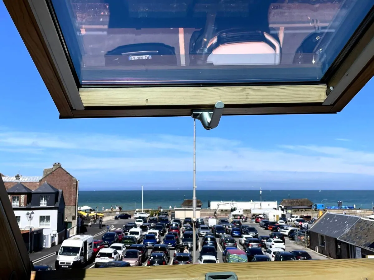 Charmante maison de pêcheur en briques et silex à Étretat avec vue mer et cour intérieure 