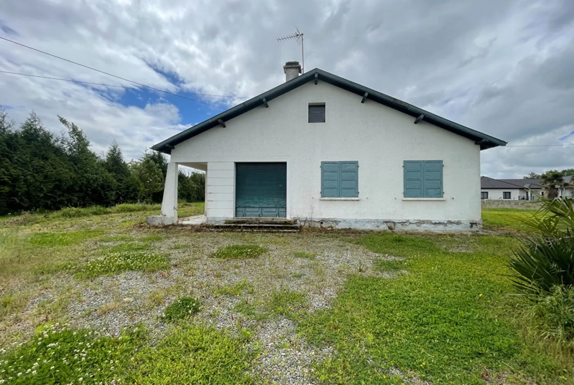 Maison à rénover à Ouest de Pau dans village historique - Opportunité d'investissement 