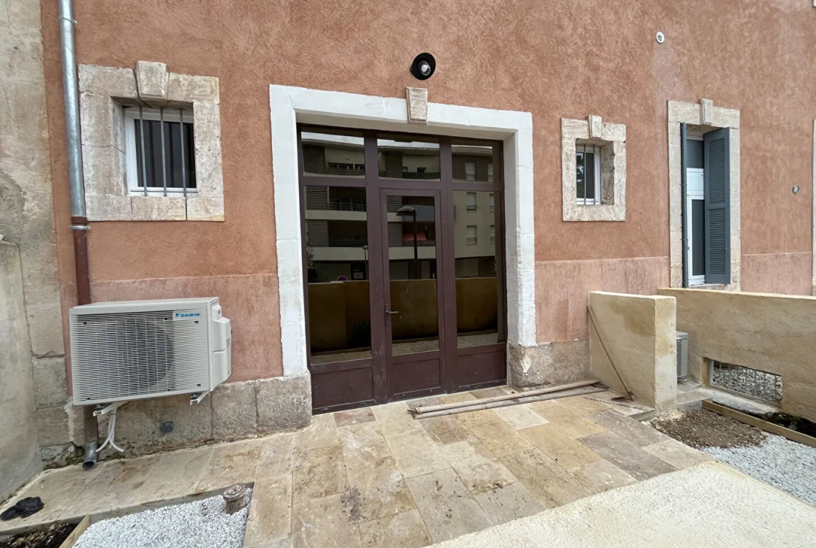 Appartement T3 rénové de 88m² avec terrasse à Apt - Idéal investisseur ou premier achat 
