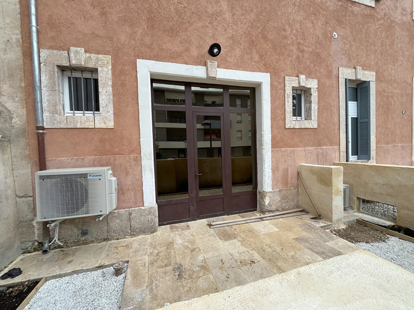 Appartement T3 rénové de 88m² avec terrasse à Apt - Idéal investisseur ou premier achat 