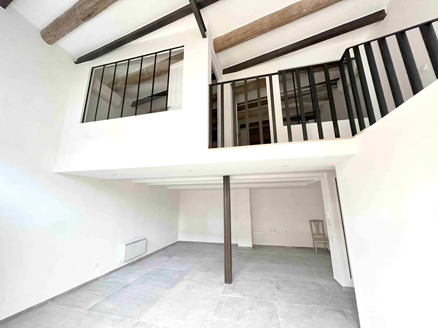 Appartement T3 rénové de 88m² avec terrasse à Apt - Idéal investisseur ou premier achat 