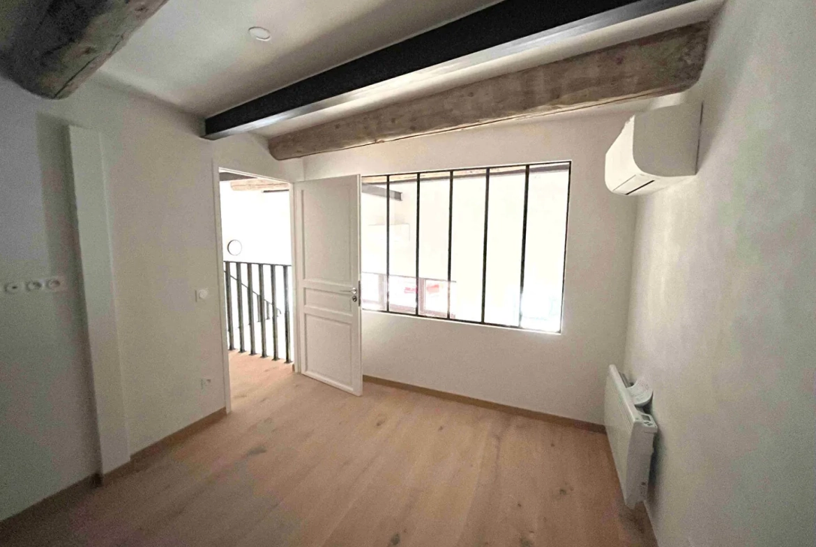 Appartement T3 rénové de 88m² avec terrasse à Apt - Idéal investisseur ou premier achat 