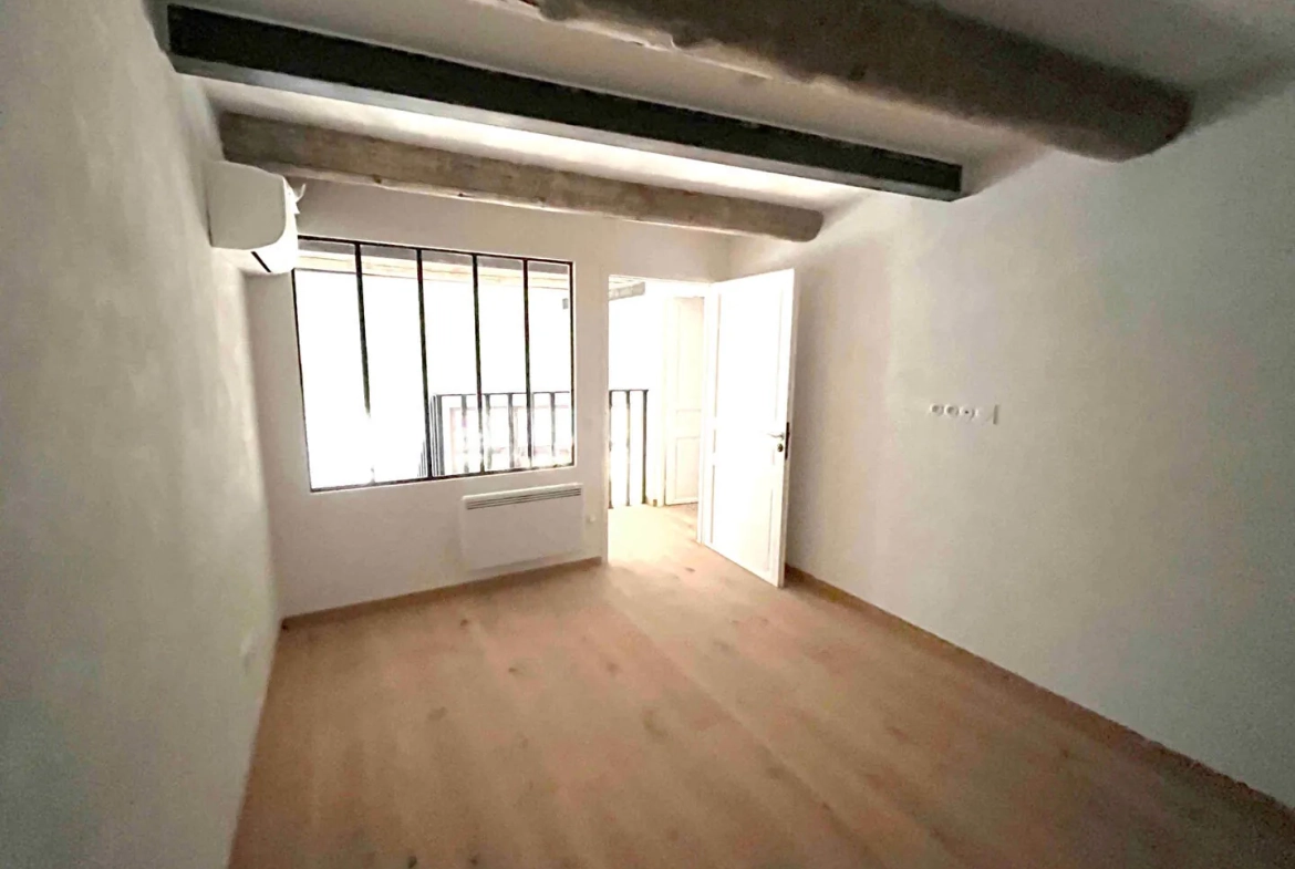 Appartement T3 rénové de 88m² avec terrasse à Apt - Idéal investisseur ou premier achat 