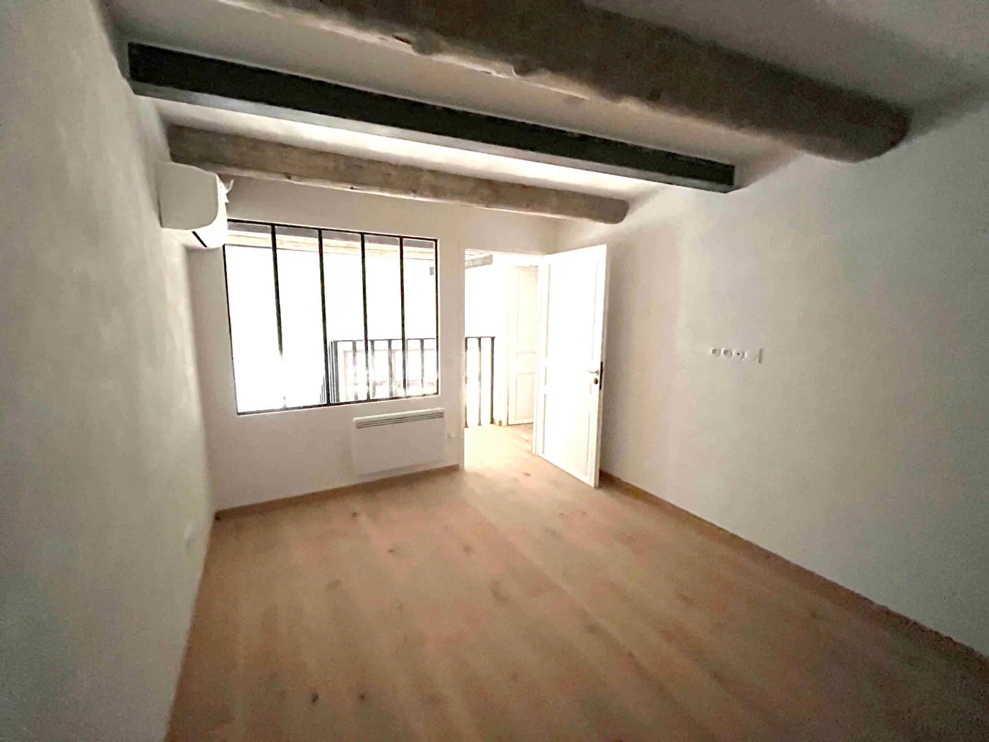 Appartement T3 rénové de 88m² avec terrasse à Apt - Idéal investisseur ou premier achat 