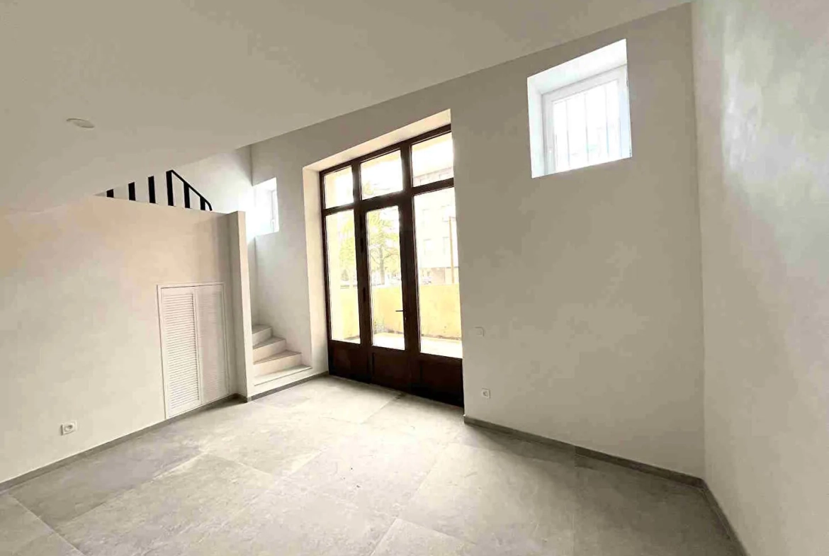 Appartement T3 rénové de 88m² avec terrasse à Apt - Idéal investisseur ou premier achat 