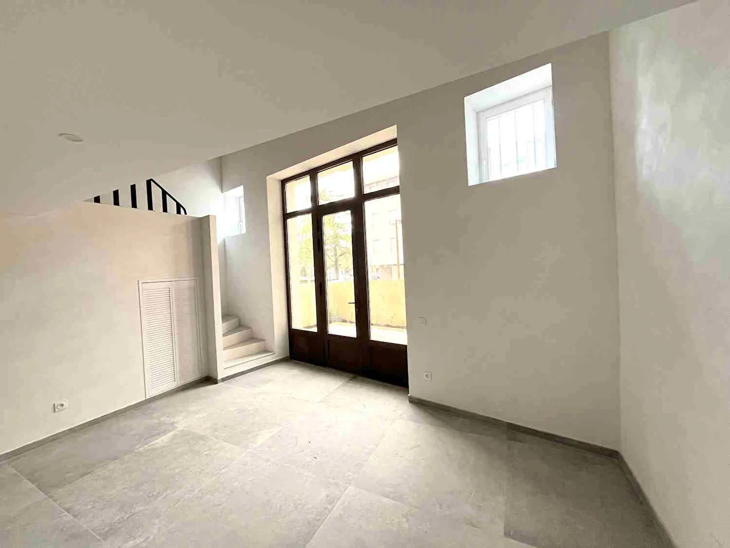 Appartement T3 rénové de 88m² avec terrasse à Apt - Idéal investisseur ou premier achat 