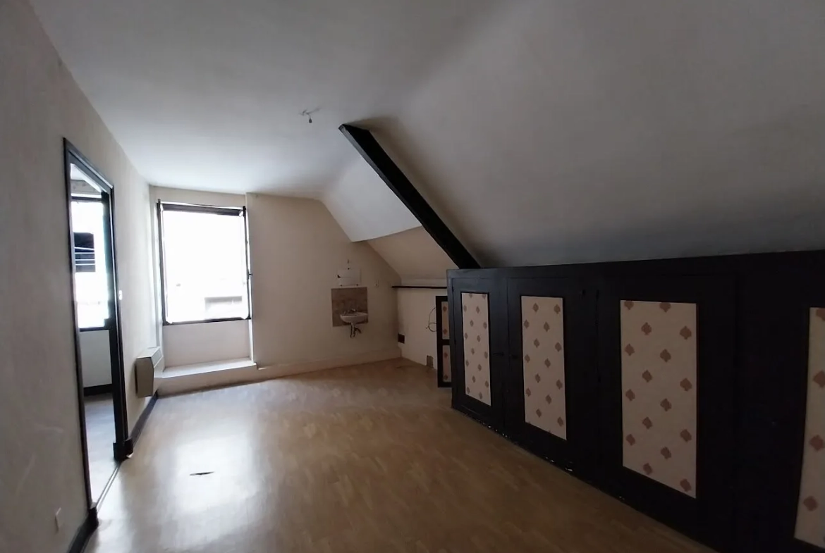 Achat maison de ville à Nay - 115 m² avec potentiel de rénovation 