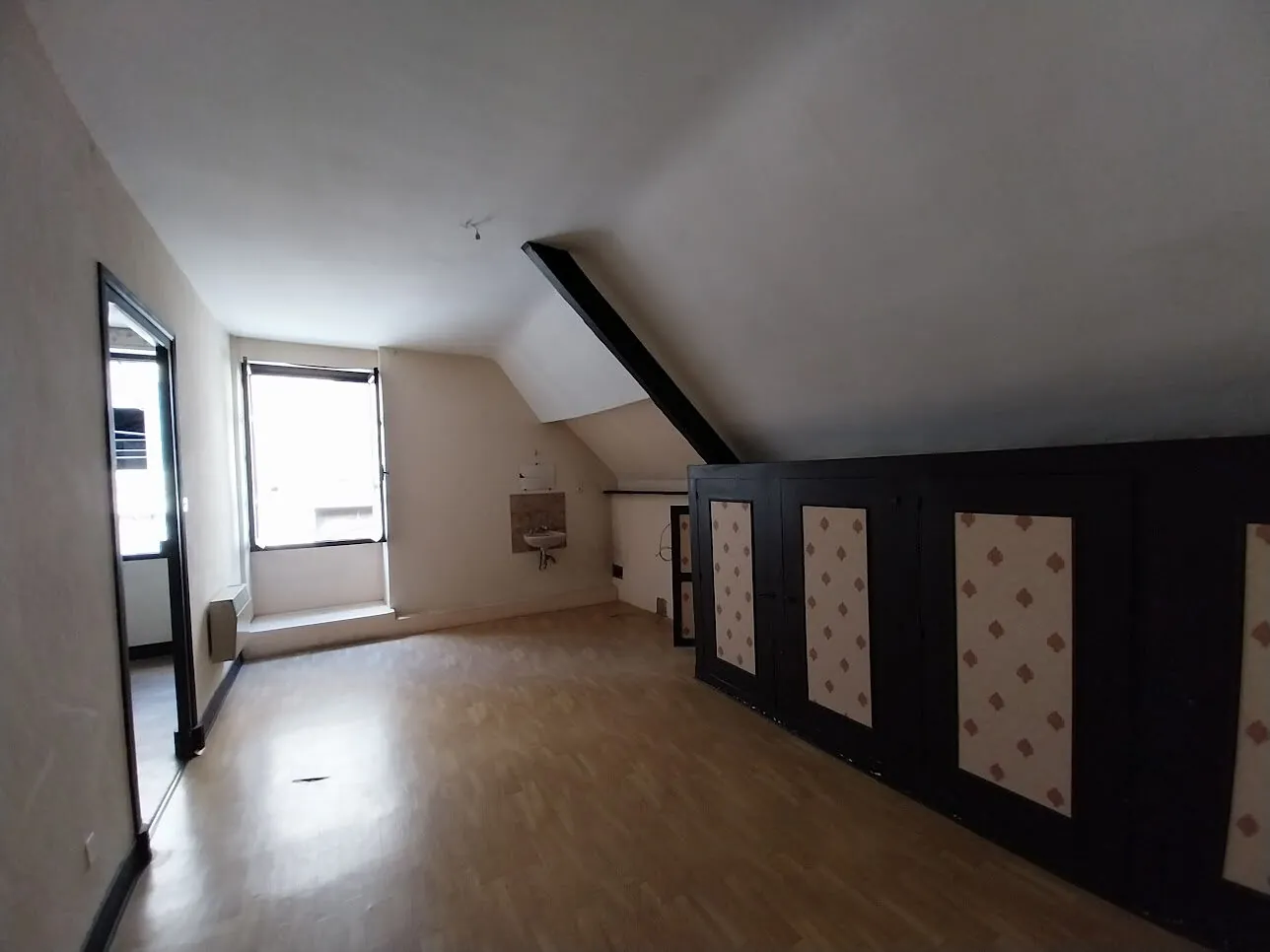 Achat maison de ville à Nay - 115 m² avec potentiel de rénovation 