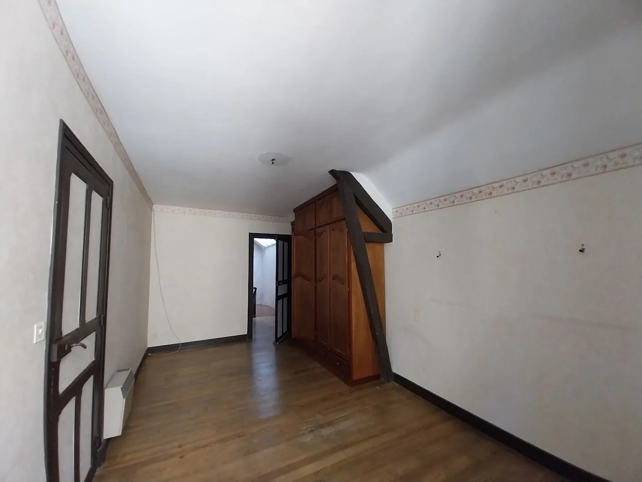 Achat maison de ville à Nay - 115 m² avec potentiel de rénovation 