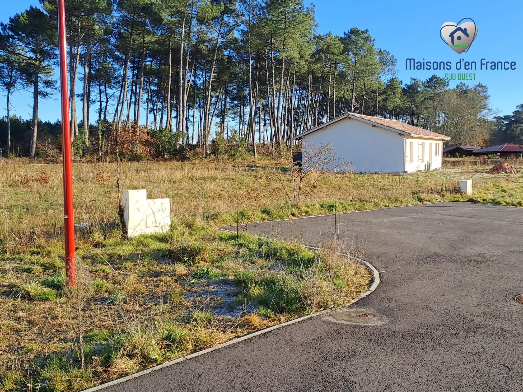 Terrain de 649 m² viabilisé à Pissos, proche Bordeaux et plages océanes 