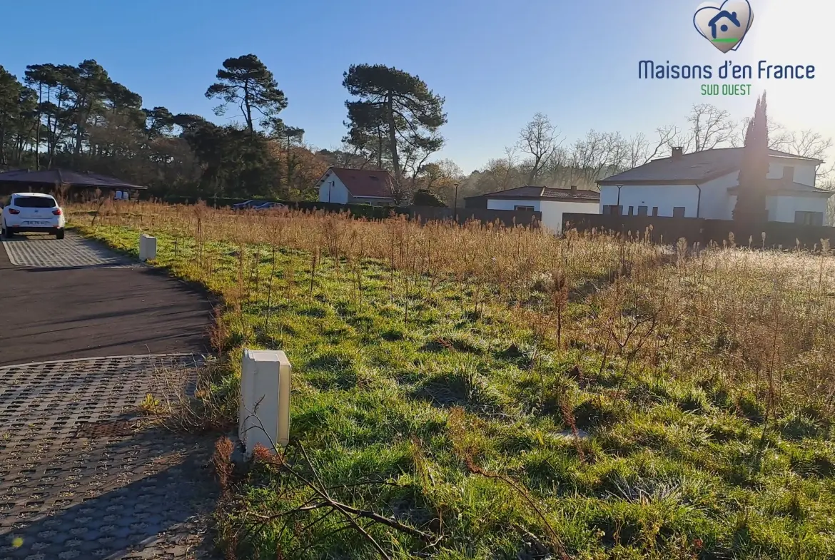 Terrain de 649 m² viabilisé à Pissos, proche Bordeaux et plages océanes 